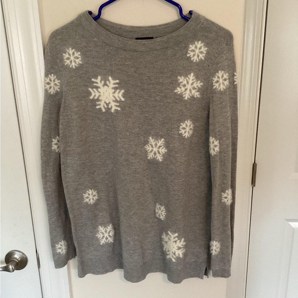 Talbots Snowflake Sweater in Soft Knit Gray with White Snowflakes, XS